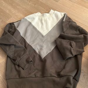 Wesley crewneck sweatshirt size small worn once